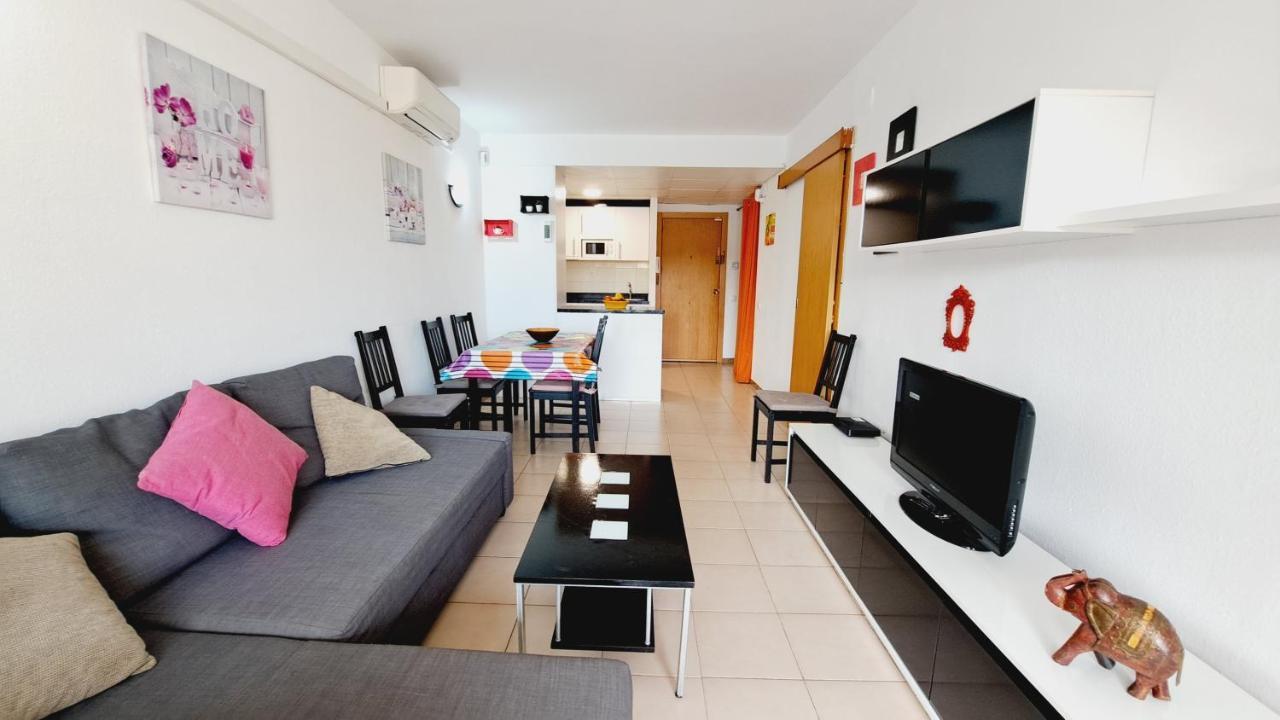 Apartamentos La Masia 002 Салоу Екстериор снимка